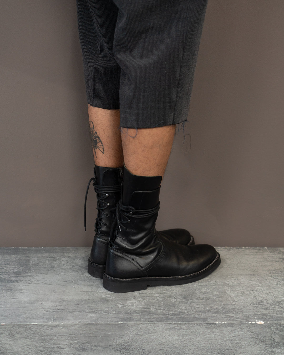 ANN DEMEULEMEESTER VITELLO LACE BACK BOOTS (EU 43)