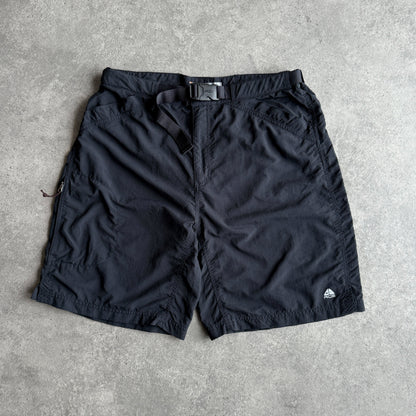 Nike ACG 1990s technical cargo shorts (L)