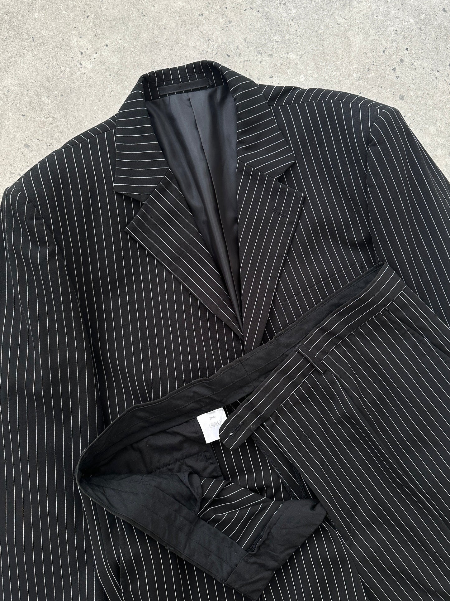 Vintage Pinstripe Single Breasted Suit - 40R/W36