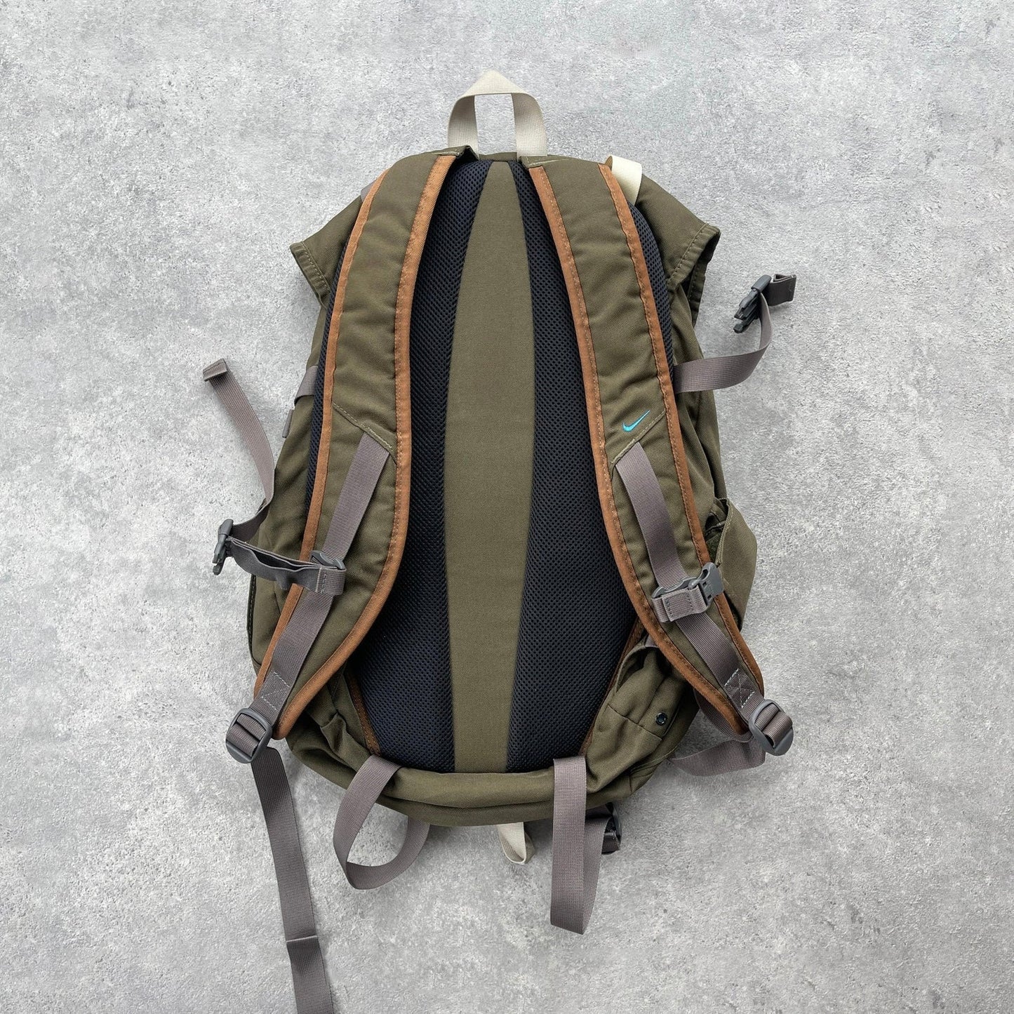Nike ACG 1990s Steel City 35L backpack (22”x15”) | O/S, Red