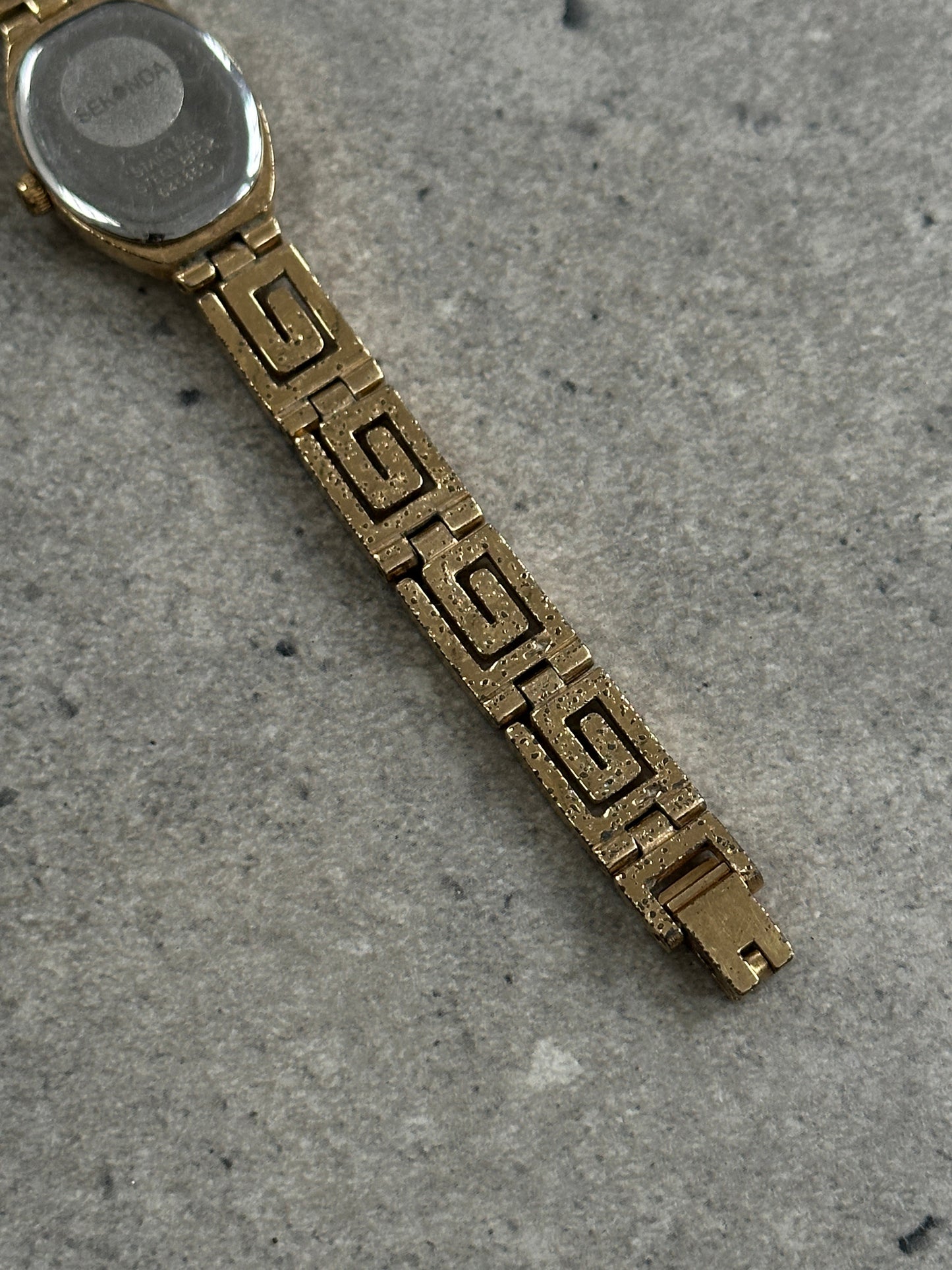 Sekonda 1990s Oval Gold Tone Geometric Quartz Watch