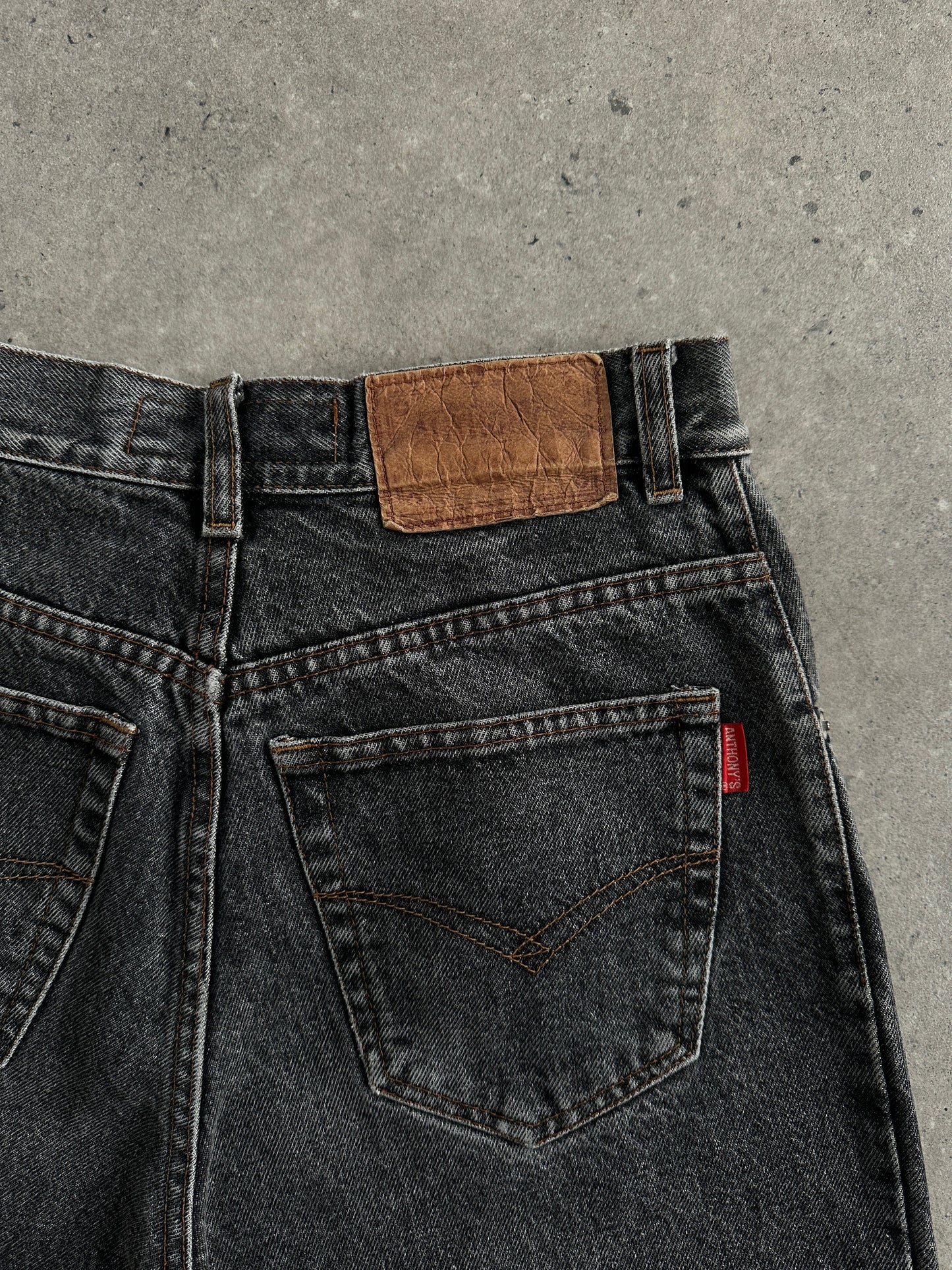 Italian Vintage 1990s High Waisted Straight Leg Denim Jeans - W28