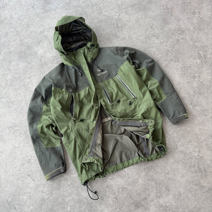 Arc’teryx 2003 Theta AR Gore-tex technical shell jacket (L)