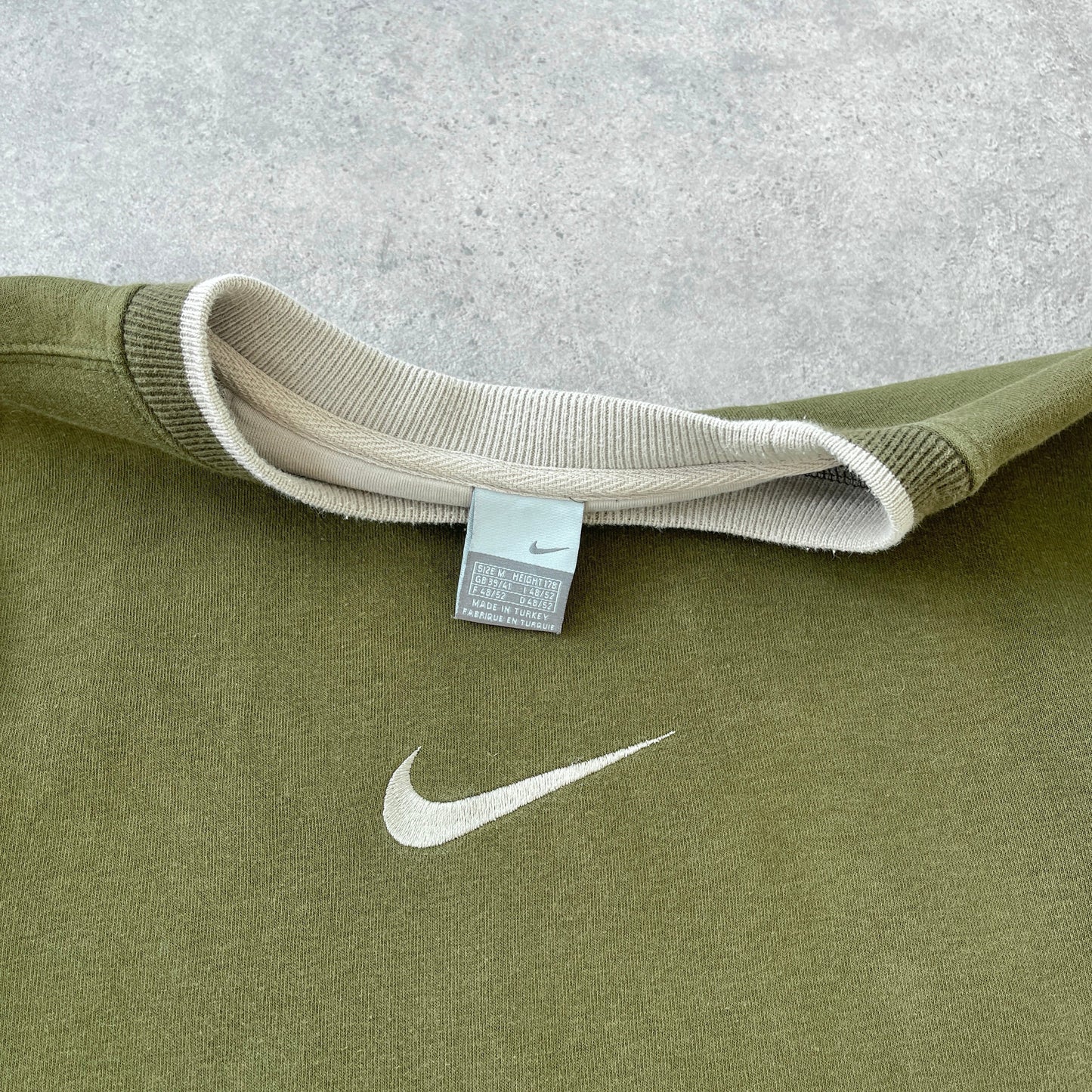 Nike RARE 2000s heavyweight embroidered sweatshirt (M)