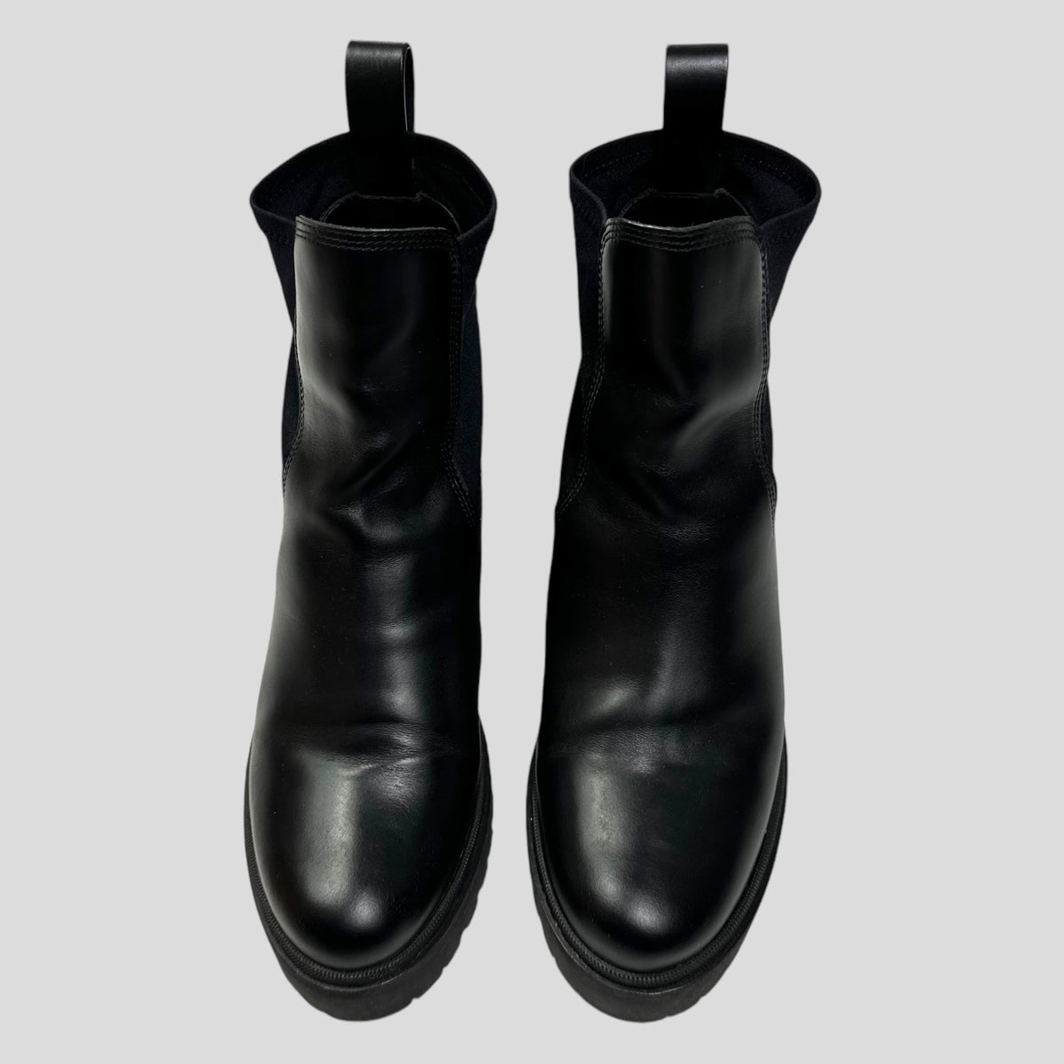 Moncler Vera Leather Chelsea Ankle Boot - UK8 | Black