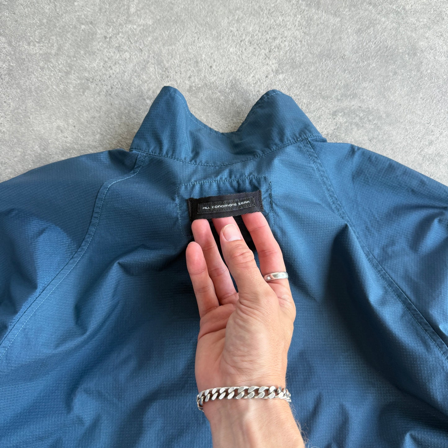 Nike ACG 1990s technical lightweight packable shell jacket (M)