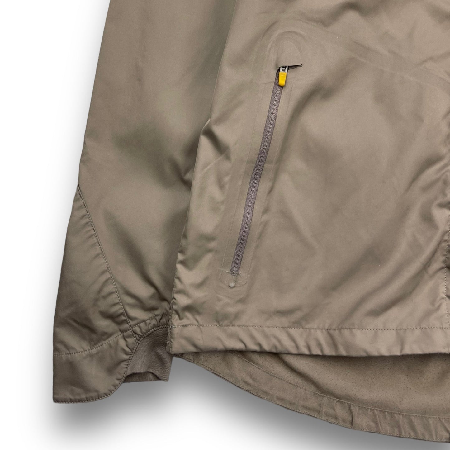 Nike Ultra Ventilated Lightweight Jacket (M) | Default Title, Beige
