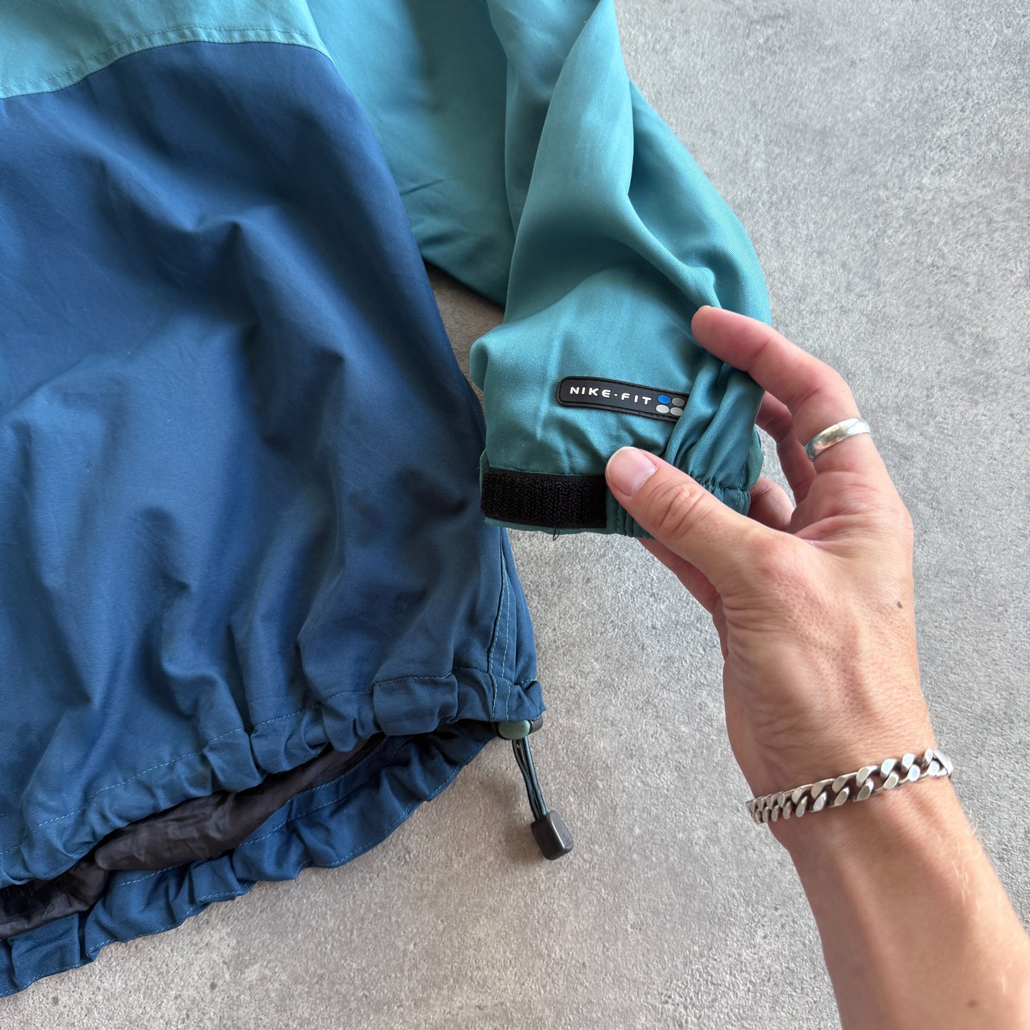 Nike ACG 1990s storm fit technical waterproof pullover jacket (L)