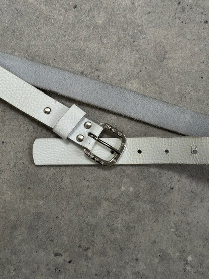 Vintage 1990s chrome leather belt with adjustable W24-30, featuring a classic buckle design and sleek vintage style.