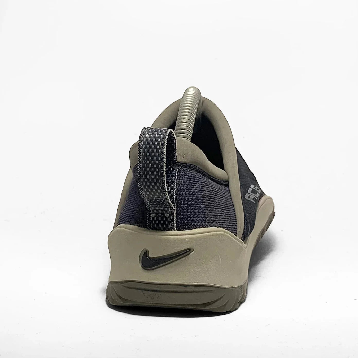 acg aqua sock