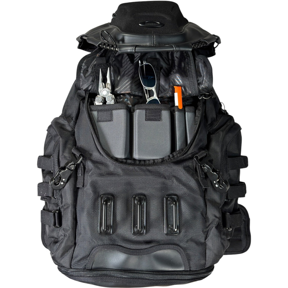 Oakley 2019 Kitchen Sink Hardshell Backpack | O/S, Black