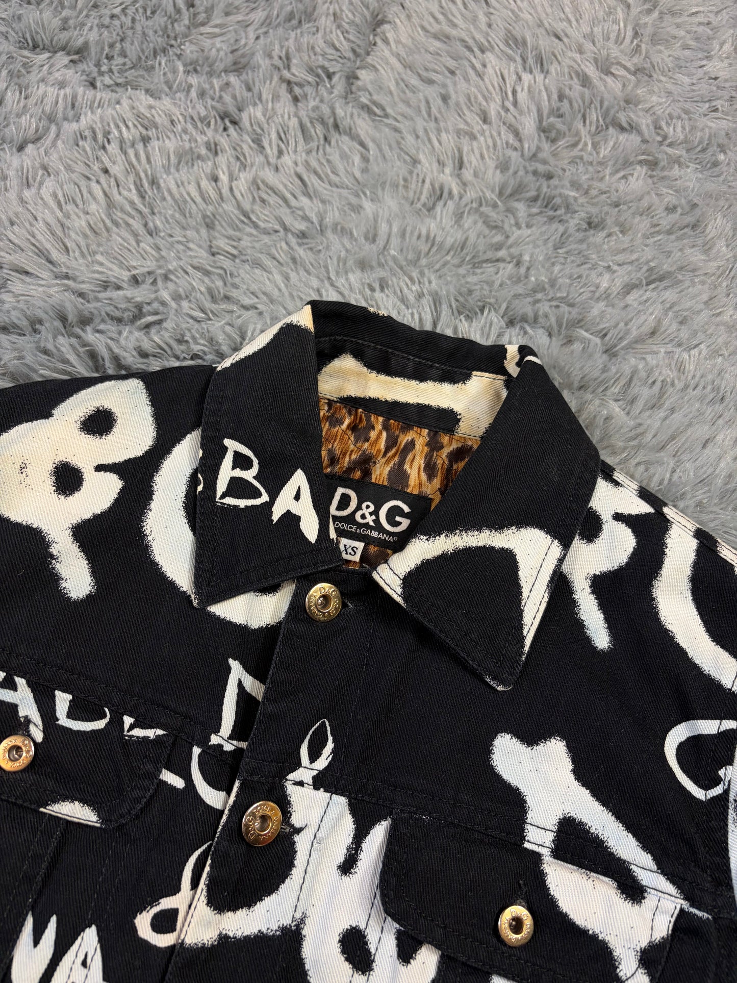 Dolce & Gabbana 2001 Graffiti Logo Cropped Denim Jacket - XS | O/S, Black