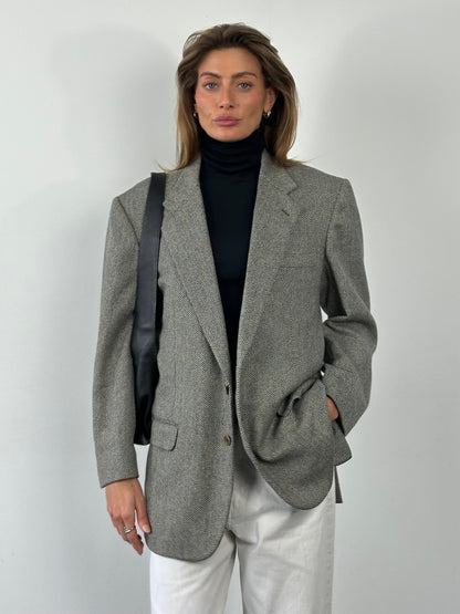 Burberry 1990s pure wool herringbone blazer in XL, featuring classic tailored fit and timeless British style.