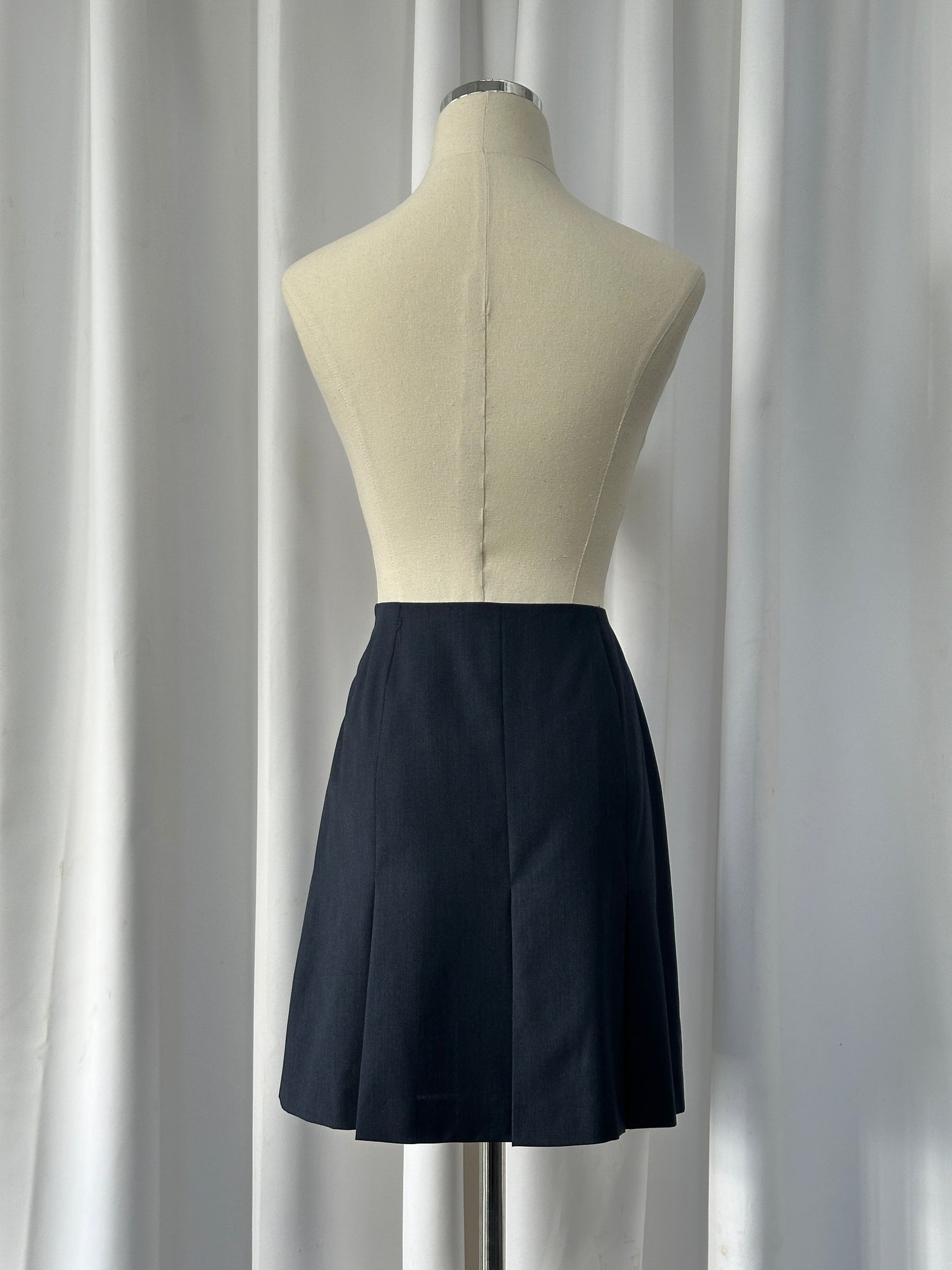 Italian Vintage 1990s Pure Merino Wool Pleated Mini Skirt - W24