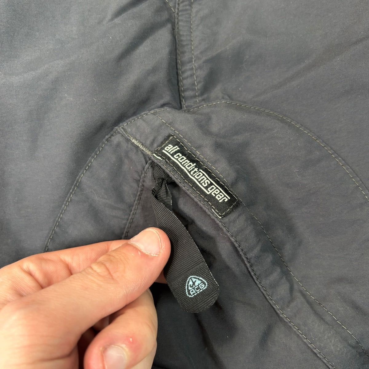 Nike ACG 2000 Cargo Shorts W36 | W36, Black