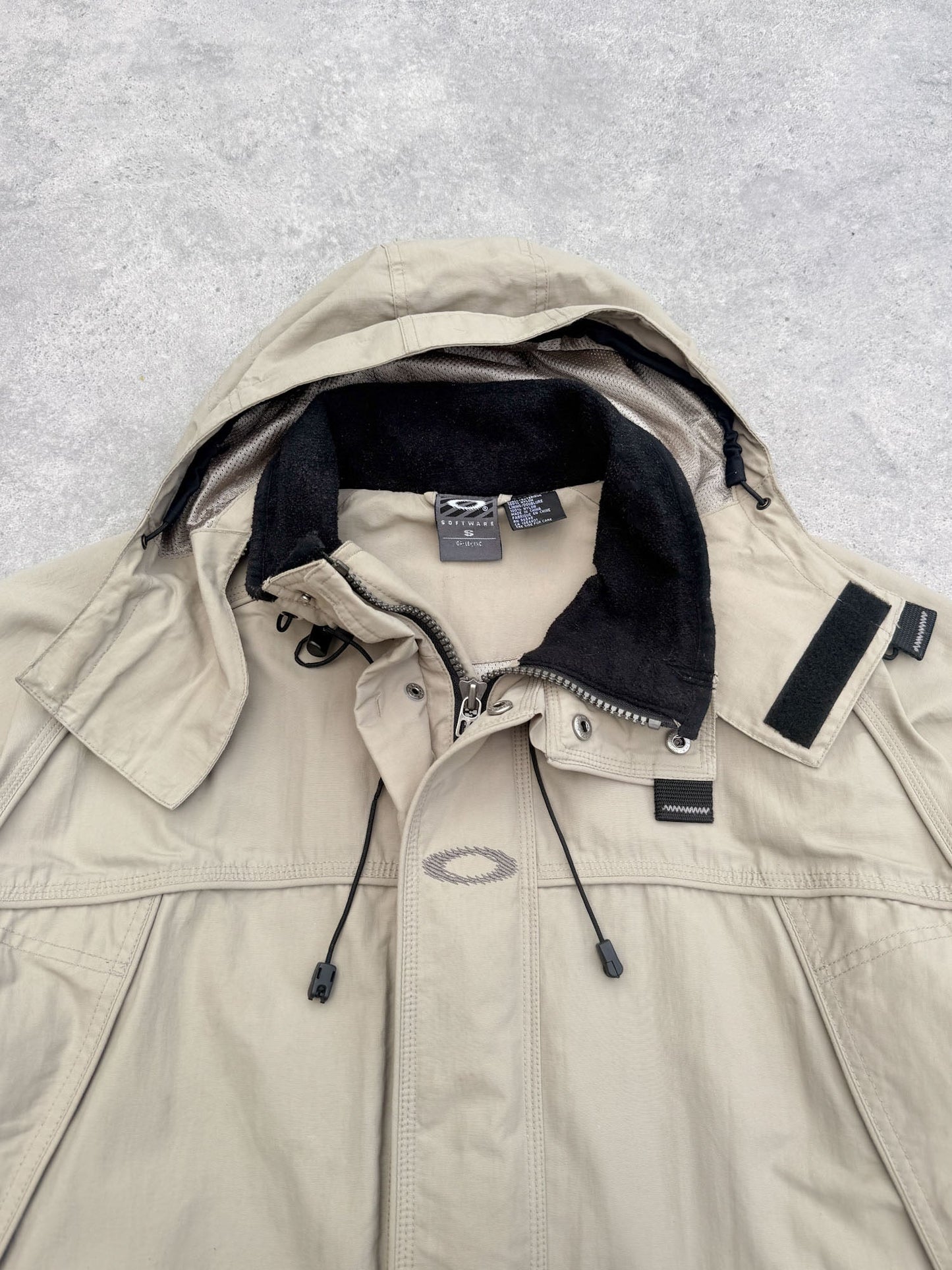 oakley software 2000s heavyweight technical waterproof jacket (m) | Default Title, Red