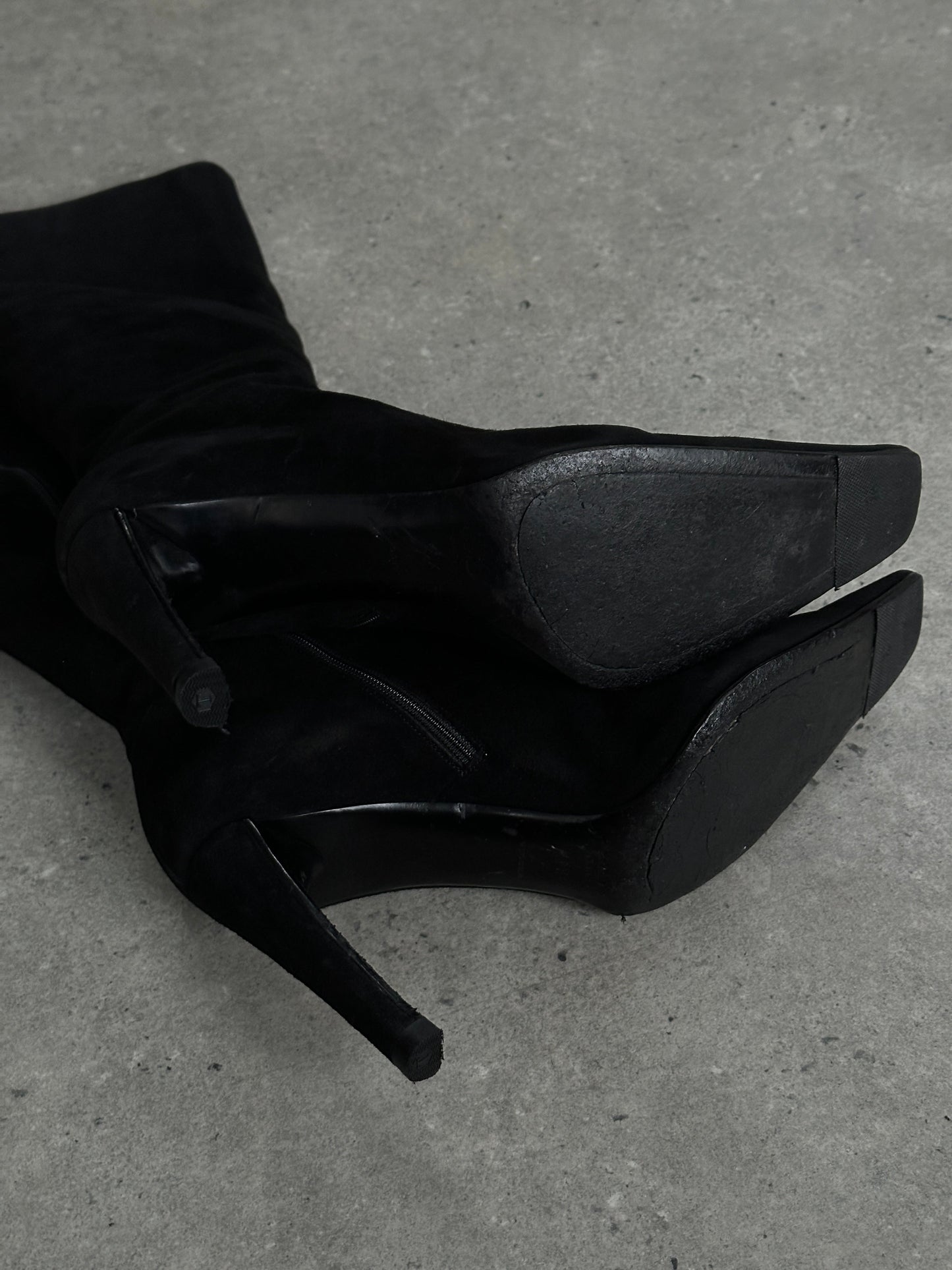 Prada 2000s suede square toe heeled knee boots, UK 7.5, EU 40.5, featuring sleek design and stylish knee-high silhouette.