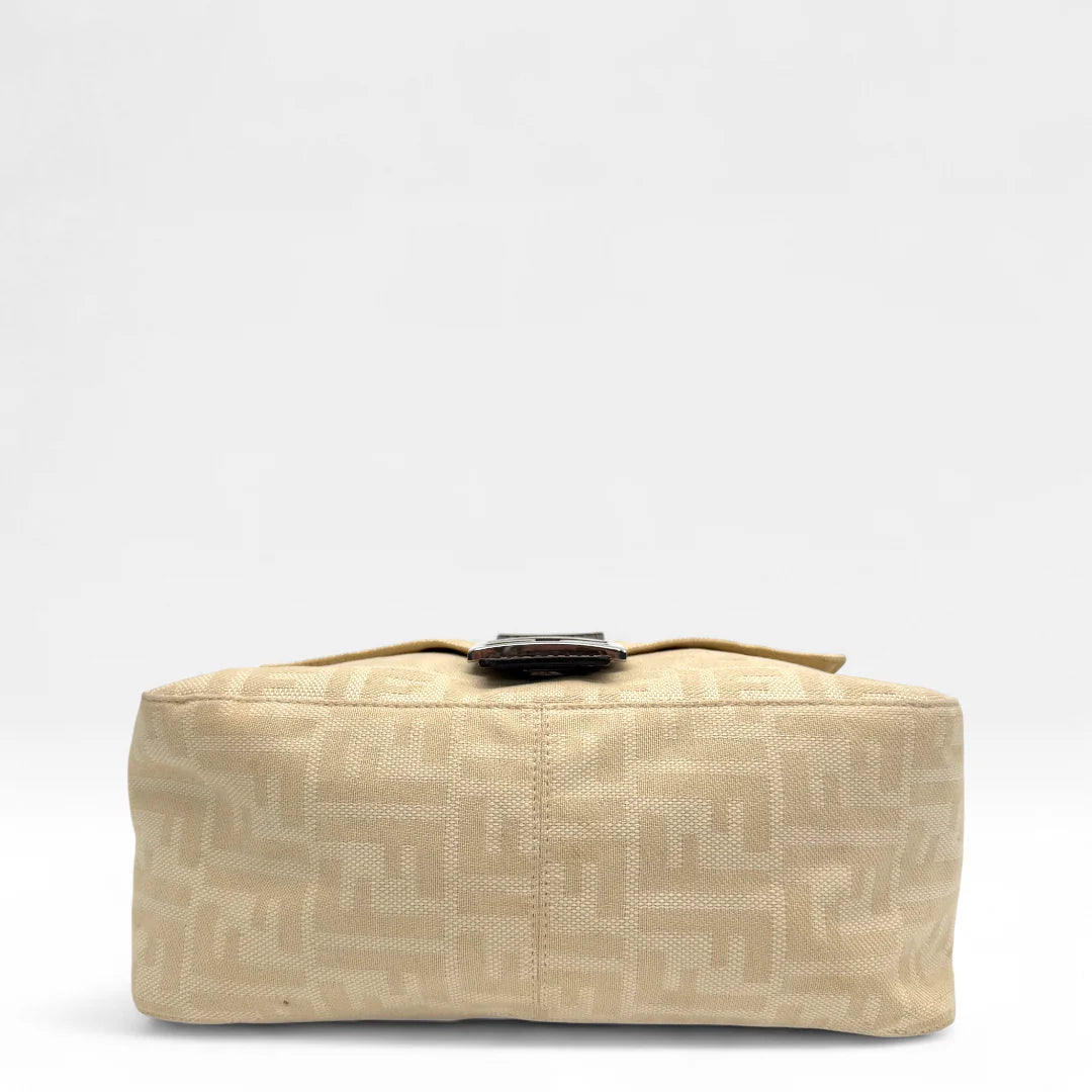 https://cdn.shopify.com/s/files/1/0564/9376/8855/files/Fendi_Handtasche_Mamma_Baguette_monogram_beige_vintage_FF_handbag8607.webp?v=1760007784