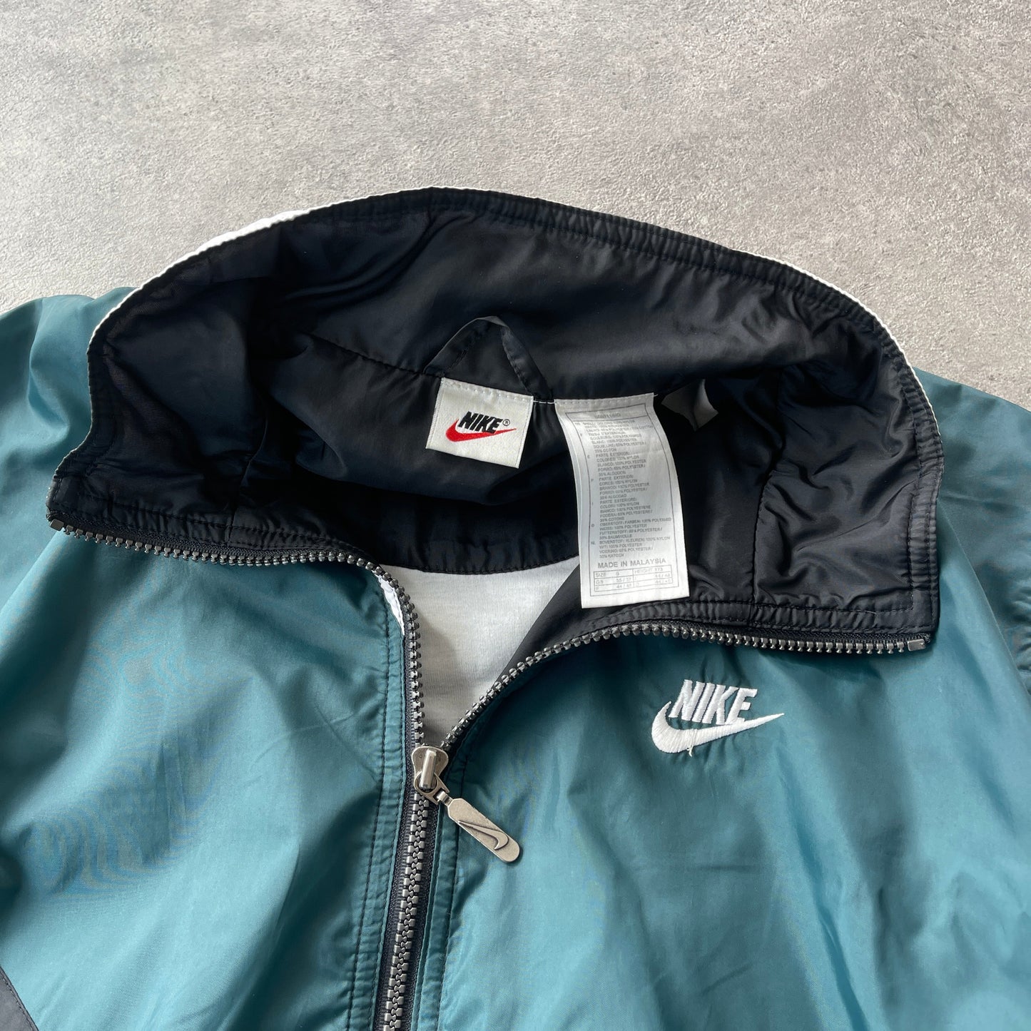 Nike 1990s lightweight swoosh shell jacket (S)