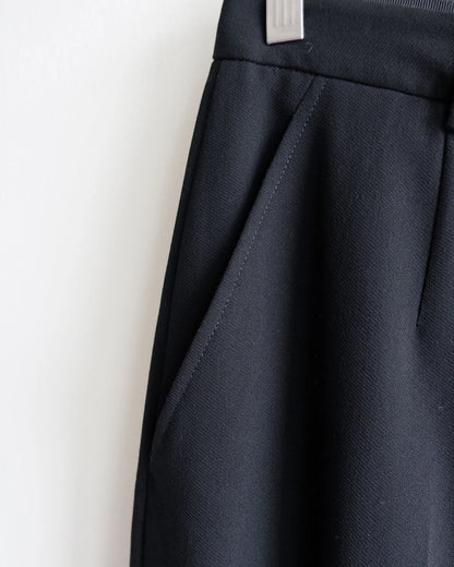 https://images.squarespace-cdn.com/content/v1/5b579b7b70e8025a5b246025/c1aaf3dd-7c97-4ca7-bbba-d6c66cc92b11/GSsuitblk7.jpg