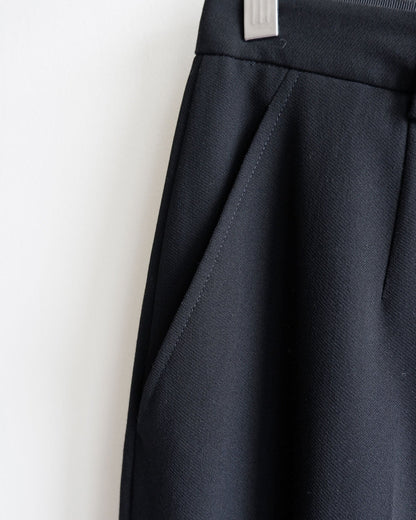 https://images.squarespace-cdn.com/content/v1/5b579b7b70e8025a5b246025/c1aaf3dd-7c97-4ca7-bbba-d6c66cc92b11/GSsuitblk7.jpg