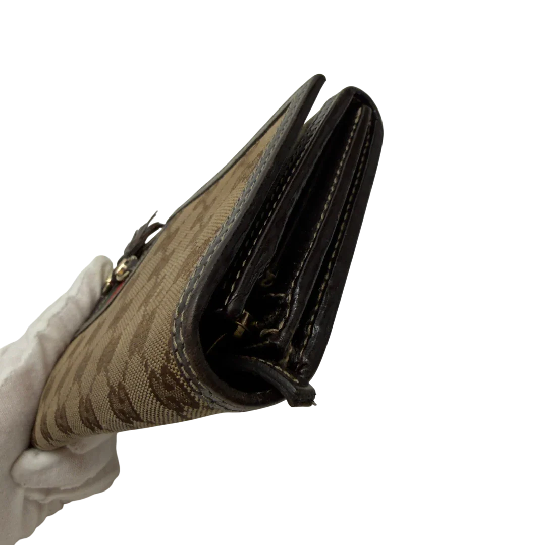 https://cdn.shopify.com/s/files/1/0564/9376/8855/files/Gucci_Geldbeutel_Horsebit_Sherry_Line_monogramm_beige_6.webp?v=1783512806