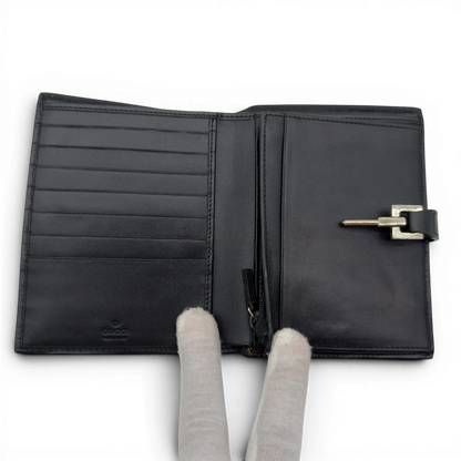 https://cdn.shopify.com/s/files/1/0564/9376/8855/files/Gucci_Geldbeutel_Jackie_monogram_beige_11.webp?v=1782385289