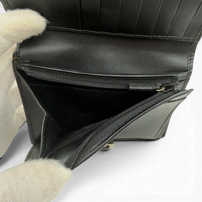 https://cdn.shopify.com/s/files/1/0564/9376/8855/files/Gucci_Geldbeutel_Jackie_monogram_beige_14.webp?v=1782385289