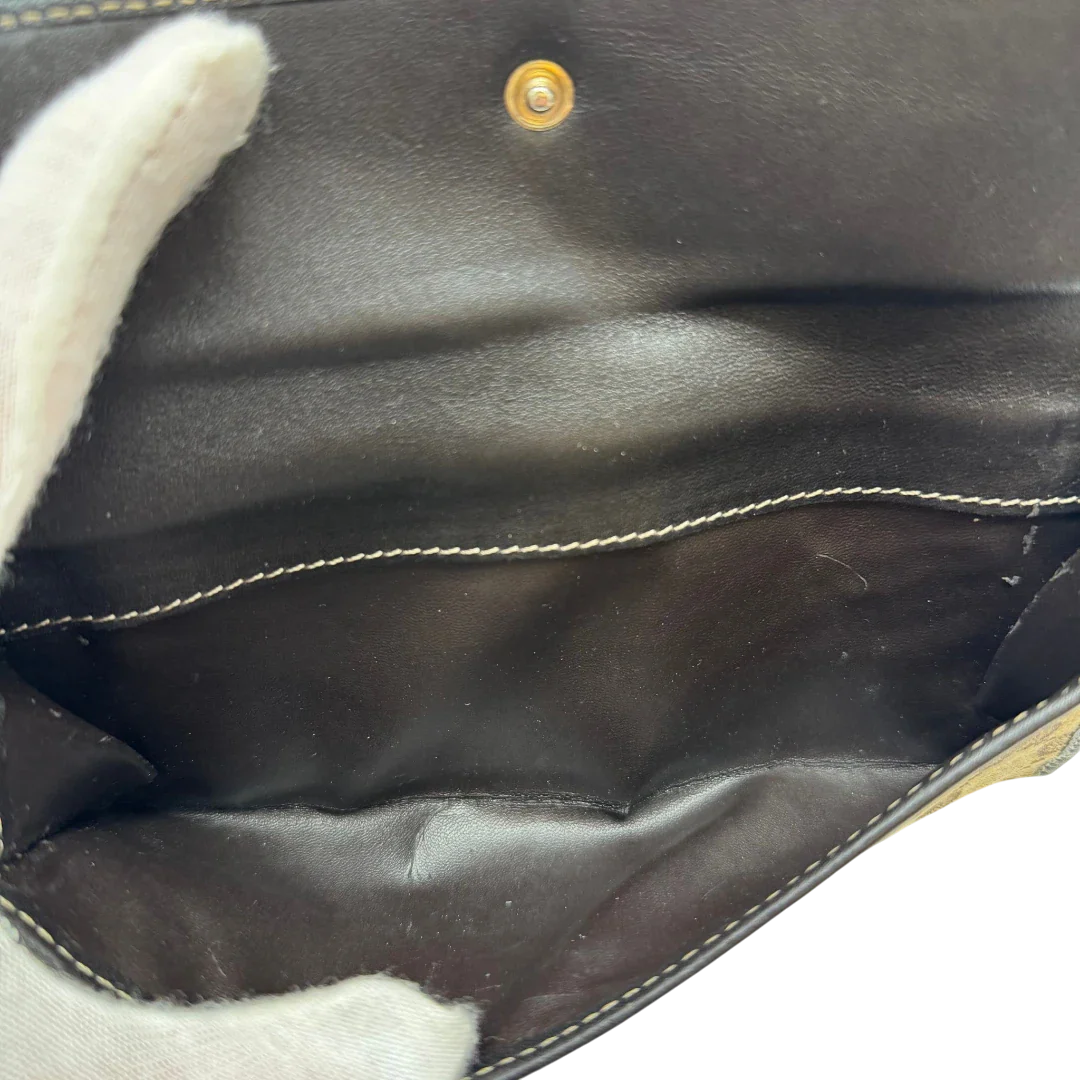 https://cdn.shopify.com/s/files/1/0564/9376/8855/files/Gucci_Geldbeutel_Lovely_Heart_langlich_monogram_beige_8.webp?v=1783513516
