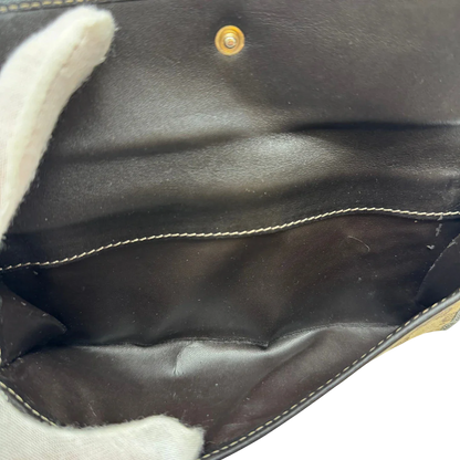 https://cdn.shopify.com/s/files/1/0564/9376/8855/files/Gucci_Geldbeutel_Lovely_Heart_langlich_monogram_beige_8.webp?v=1783513516