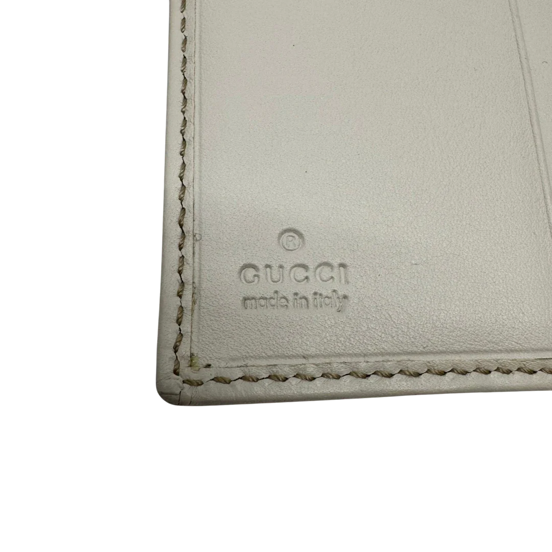 https://cdn.shopify.com/s/files/1/0564/9376/8855/files/Gucci_Geldbeutel_Lovely_Heart_monogram_beige_8.webp?v=1784270174