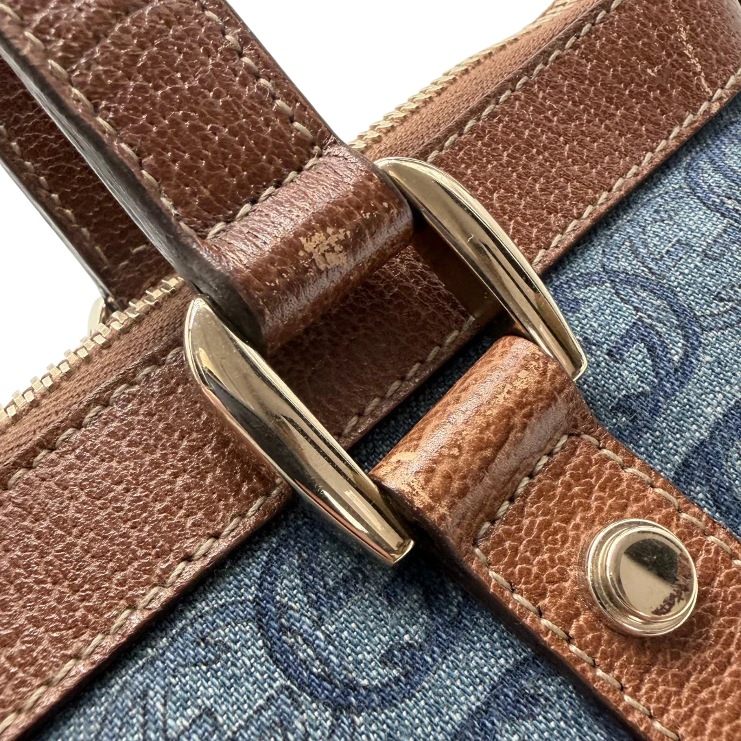 https://cdn.shopify.com/s/files/1/0564/9376/8855/files/Gucci_Handtasche_Abbey_klein_Denim_monogram_blau_vintage_GG7877.webp?v=1780489845
