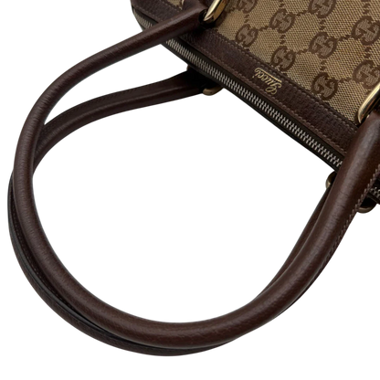https://cdn.shopify.com/s/files/1/0564/9376/8855/files/Gucci_Handtasche_Abbey_langlich_monogram_beige_10.webp?v=1781712916