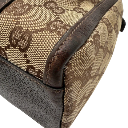 https://cdn.shopify.com/s/files/1/0564/9376/8855/files/Gucci_Handtasche_Abbey_langlich_monogram_beige_6.webp?v=1781712916