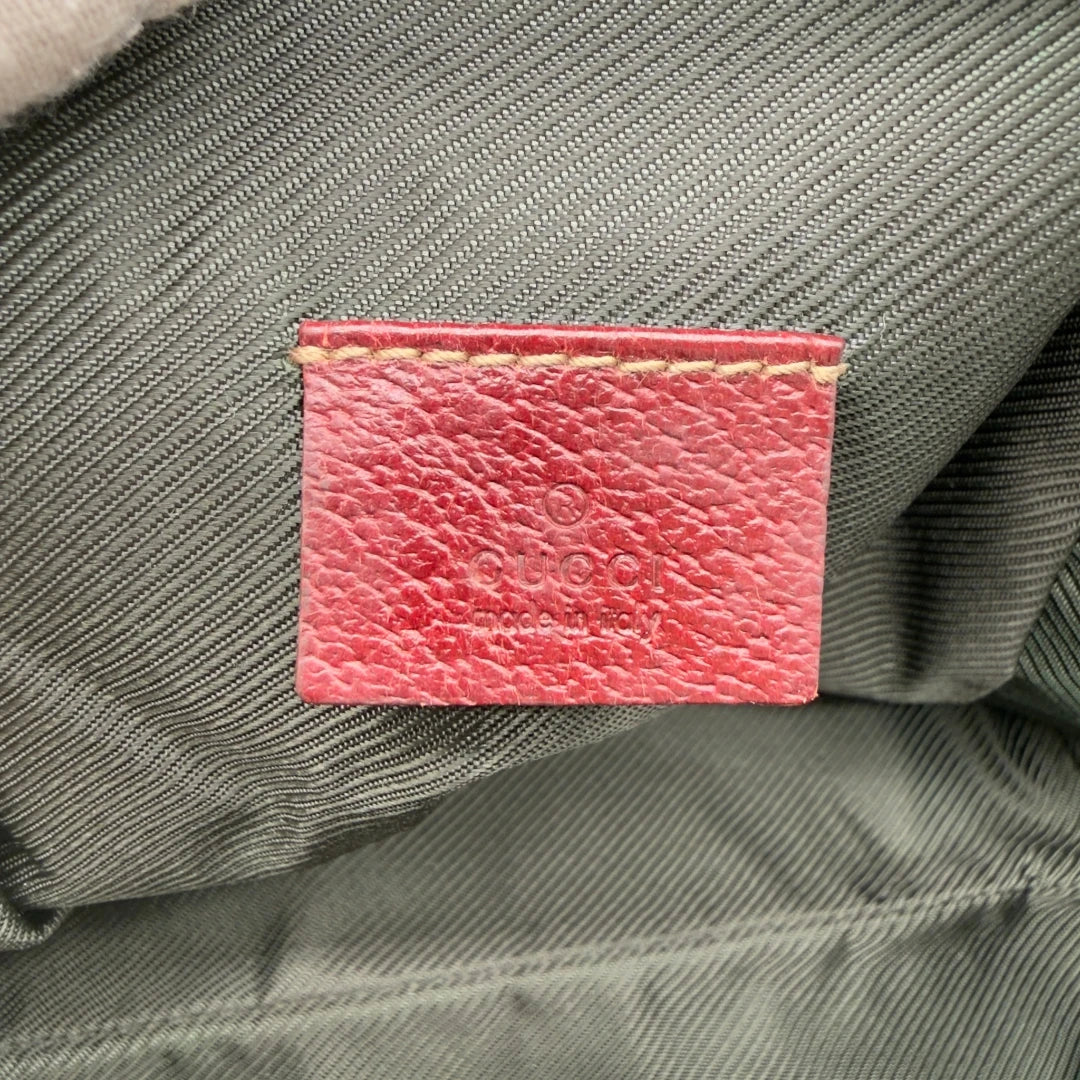 https://cdn.shopify.com/s/files/1/0564/9376/8855/files/Gucci_Handtasche_Balthus_monogram_beige_13.webp?v=1782909552
