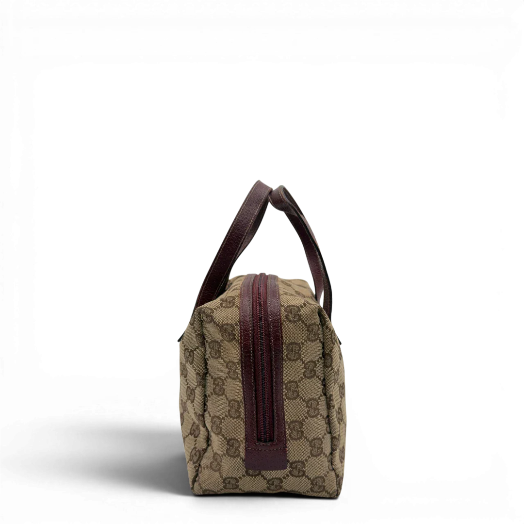 https://cdn.shopify.com/s/files/1/0564/9376/8855/files/Gucci_Handtasche_Balthus_monogram_beige_3.webp?v=1782909551