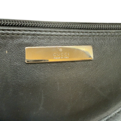 https://cdn.shopify.com/s/files/1/0564/9376/8855/files/Gucci_Handtasche_Boat_Baguette_aus_Leder_schwarz_13.webp?v=1783511320