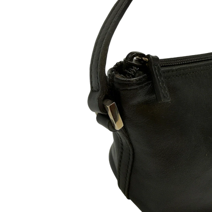https://cdn.shopify.com/s/files/1/0564/9376/8855/files/Gucci_Handtasche_Boat_Baguette_aus_Leder_schwarz_14.webp?v=1783511319