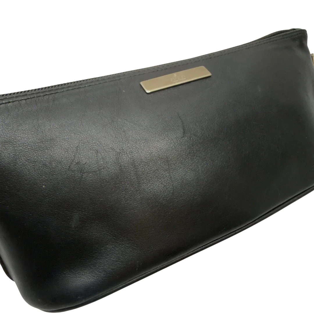https://cdn.shopify.com/s/files/1/0564/9376/8855/files/Gucci_Handtasche_Boat_Baguette_aus_Leder_schwarz_17.webp?v=1783511319