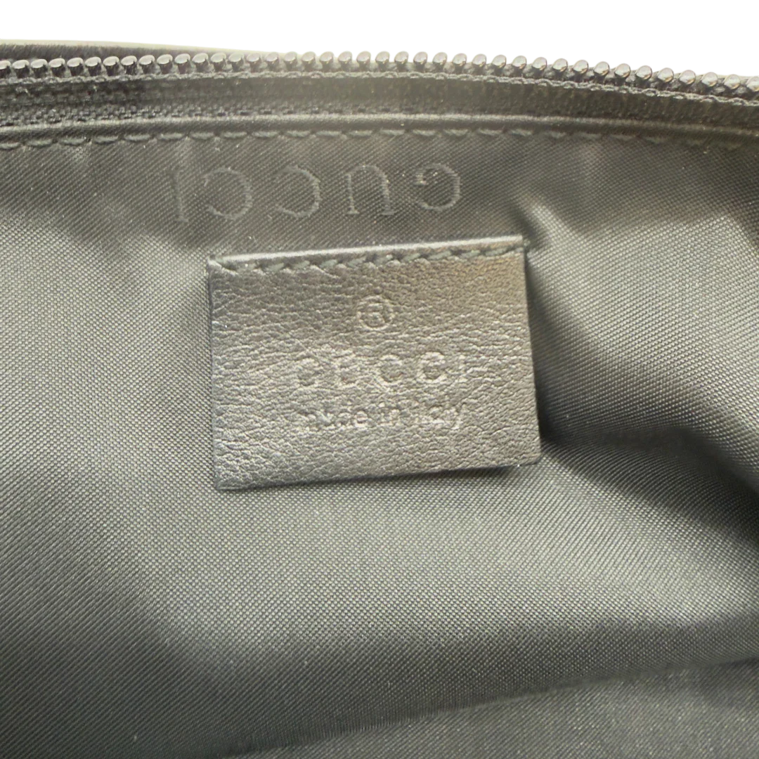 https://cdn.shopify.com/s/files/1/0564/9376/8855/files/Gucci_Handtasche_Boat_Baguette_aus_Leder_schwarz_22.webp?v=1783511320