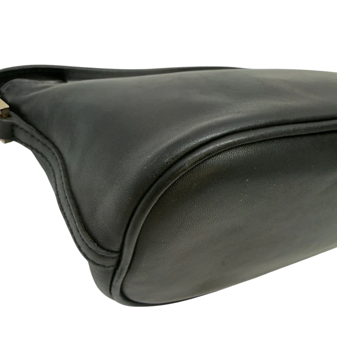 https://cdn.shopify.com/s/files/1/0564/9376/8855/files/Gucci_Handtasche_Boat_Baguette_aus_Leder_schwarz_6.webp?v=1783511320