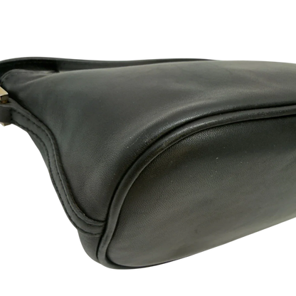 https://cdn.shopify.com/s/files/1/0564/9376/8855/files/Gucci_Handtasche_Boat_Baguette_aus_Leder_schwarz_6.webp?v=1783511320