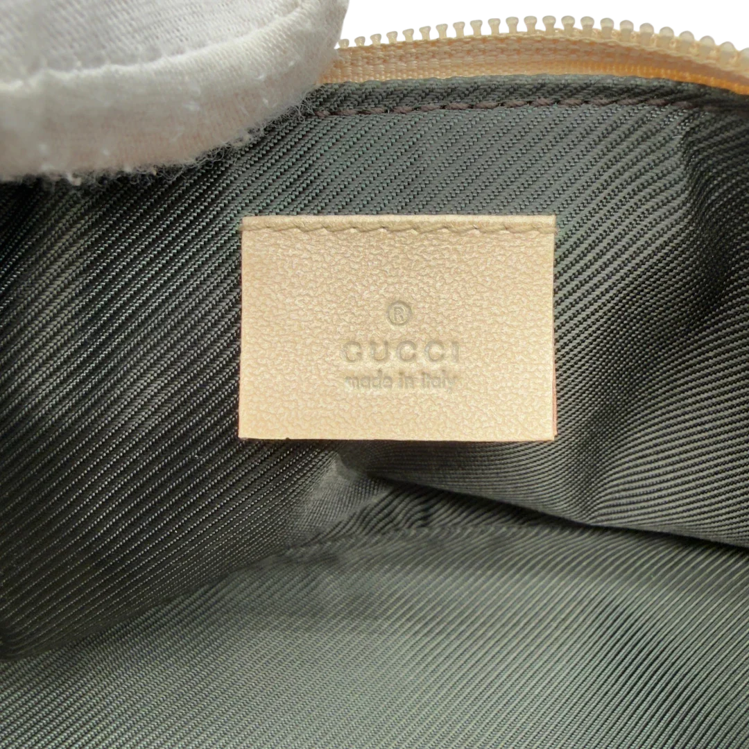 https://cdn.shopify.com/s/files/1/0564/9376/8855/files/Gucci_Handtasche_Boat_Baguette_monogram_beige_14_f7ef6c40-3835-4ae4-9253-df351ac2c148.webp?v=1782910342