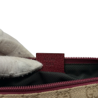 https://cdn.shopify.com/s/files/1/0564/9376/8855/files/Gucci_Handtasche_Boat_Baguette_monogram_beige_18.webp?v=1784282634
