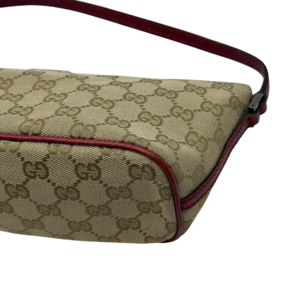 https://cdn.shopify.com/s/files/1/0564/9376/8855/files/Gucci_Handtasche_Boat_Baguette_monogram_beige_6_ad3947ec-bd65-40dd-92b9-15222e5d0f52.webp?v=1784282634