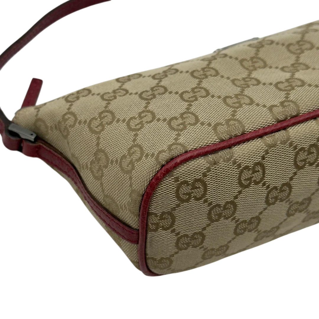 https://cdn.shopify.com/s/files/1/0564/9376/8855/files/Gucci_Handtasche_Boat_Baguette_monogram_beige_7_ff2f8536-fb07-4ded-be08-d10462335aa1.webp?v=1784282634