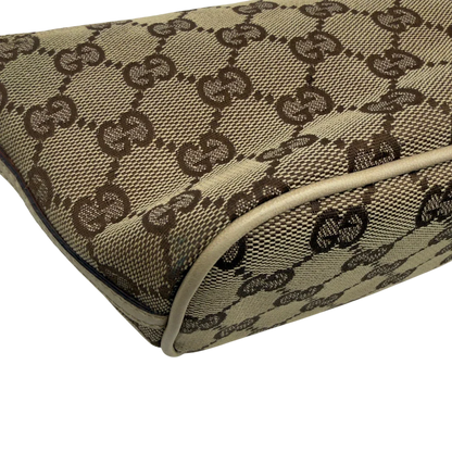 https://cdn.shopify.com/s/files/1/0564/9376/8855/files/Gucci_Handtasche_Boat_Baguette_monogram_beige_9_1ec8595b-7c01-4e8b-8f6e-fbcc1dcfc95f.webp?v=1782910342