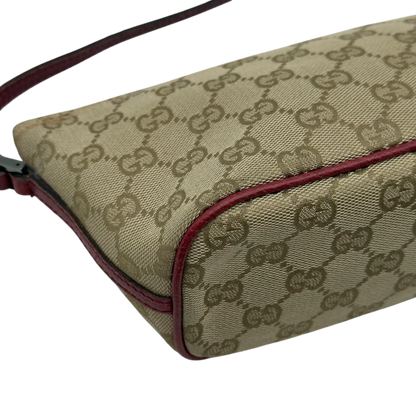 https://cdn.shopify.com/s/files/1/0564/9376/8855/files/Gucci_Handtasche_Boat_Baguette_monogram_beige_9_a389af38-3d61-412f-b96c-cab3b1a53c69.webp?v=1784282634