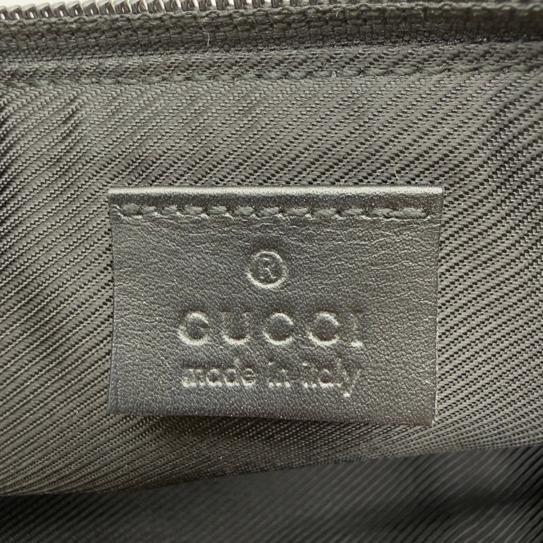 https://cdn.shopify.com/s/files/1/0564/9376/8855/files/Gucci_Handtasche_Boat_Baguette_monogram_beige_vintage_GG7496.webp?v=1779291386