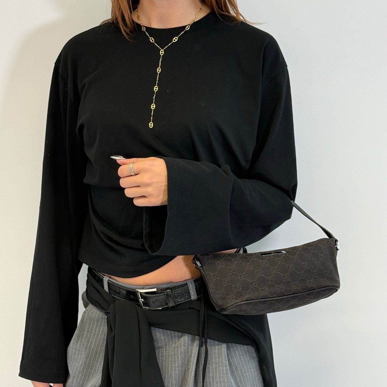 https://cdn.shopify.com/s/files/1/0564/9376/8855/files/Gucci_Handtasche_Boat_Baguette_monogram_dunkelbraun_21.jpg?v=1784807008